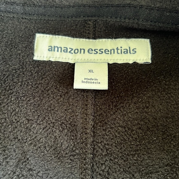 Amazon Essentials Men’s Full Zip up Fleece Vest - Picture 6 of 8